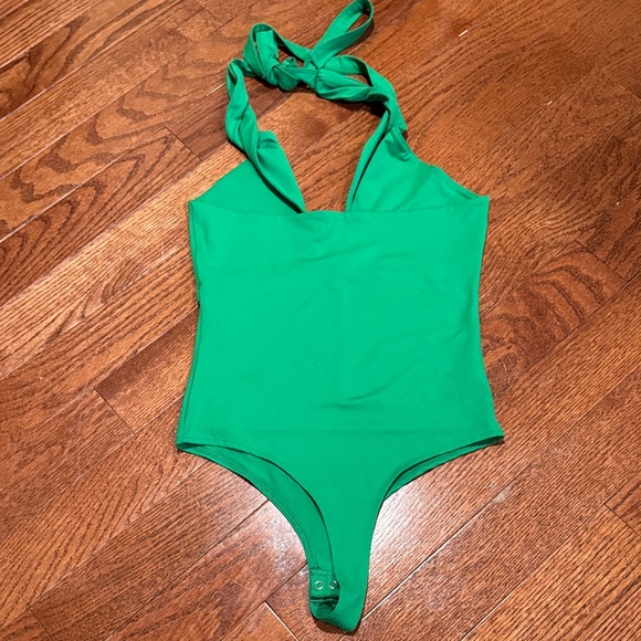 Green stretchy bodysuit - Picture 7 of 7
